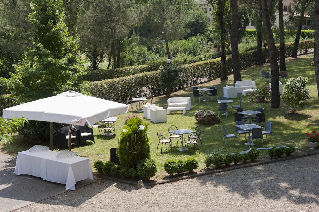 Hotel Ristorante Il Pino Chiusi Exteriér fotografie